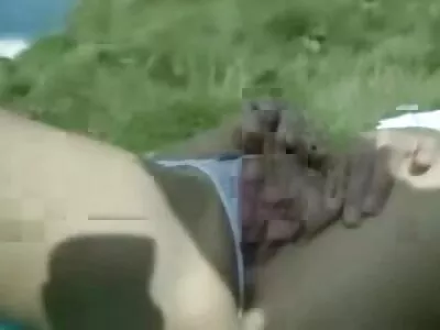 Easy Does It Video (ਐਲੀ ਜਾਰਡਨ)