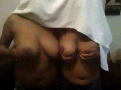 ਭੂਰਾ ਬੰਨੀ ਚੁਦਾਈ ਅਤੇ ਚੂਸਣ ਵੀਡੀਓ (ਜੂਲੀ ਕੇ)